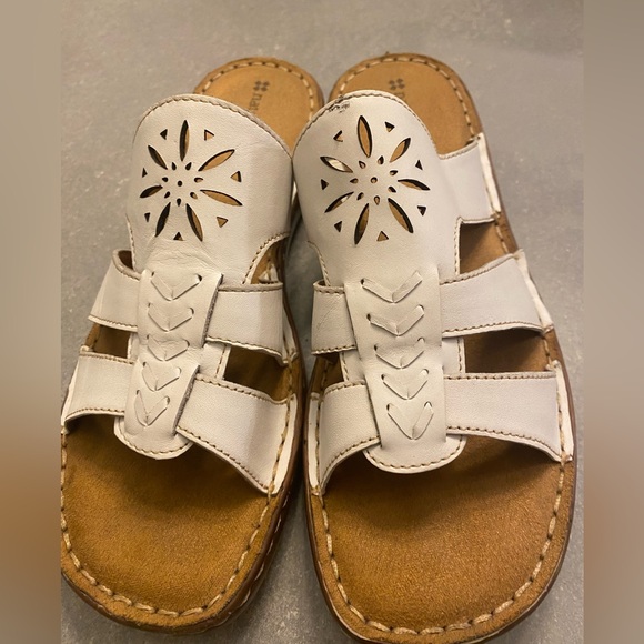 Naturalizer Shoes - Naturalizer  White Leather Women's Sandals size 7.5